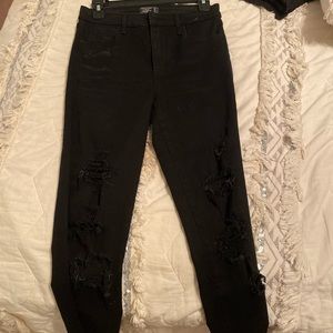 black ripped skinny jeans